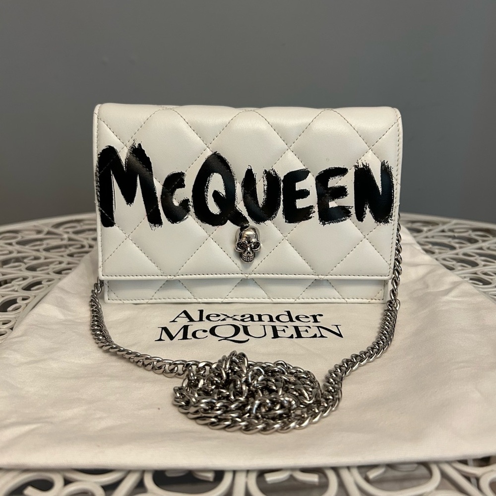 BNIB ALEXANDER McQUEEN White w/ Black Graffiti Leather Quilted Small Skull Bag